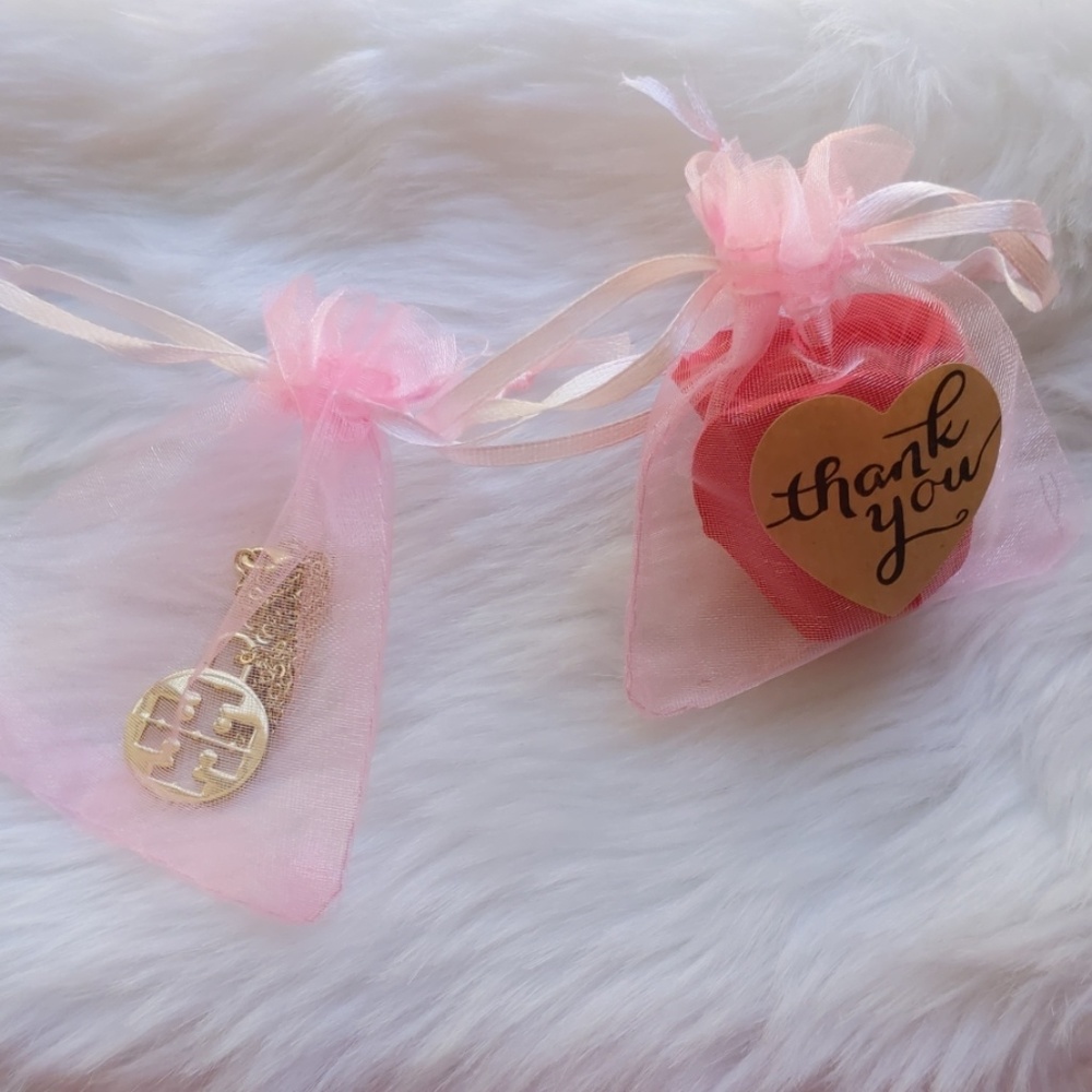 Tory Burch Logo Pendant Necklace NWOT - Picture 2 of 8